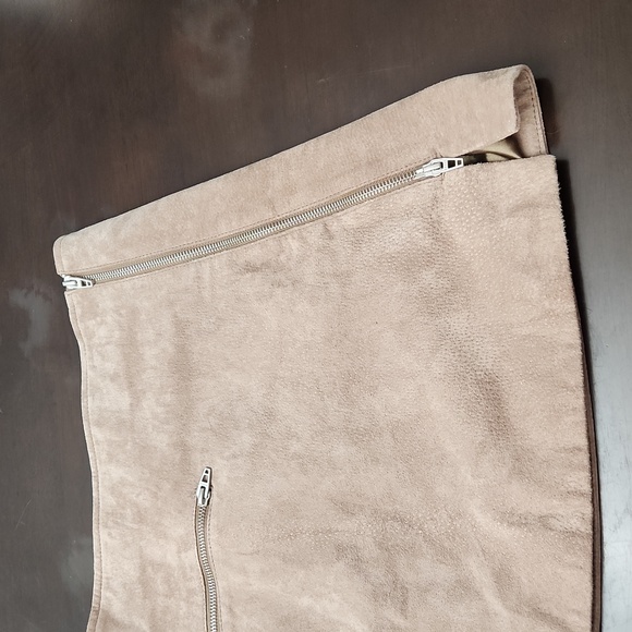 BLANK NYC Suede Skirt - Picture 3 of 12